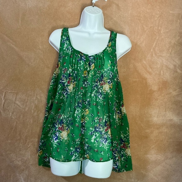 Floral Green Sleeveless Top - Picture 1 of 6
